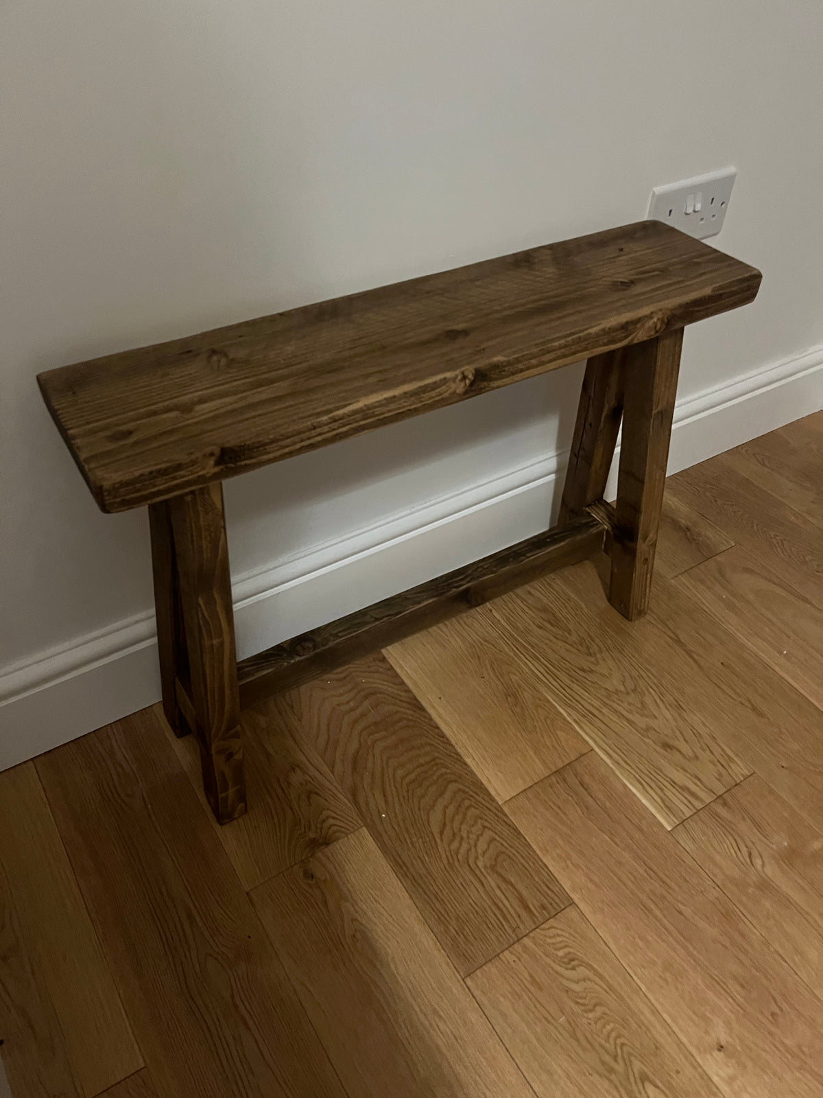 Narrow bench