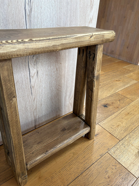 Narrow bench