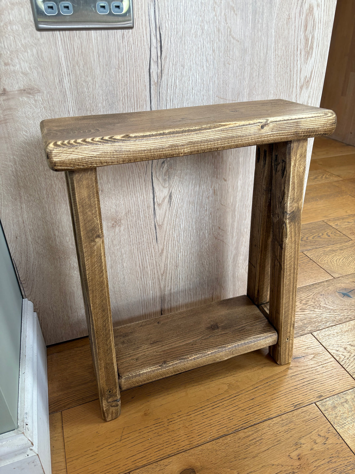 Narrow bench